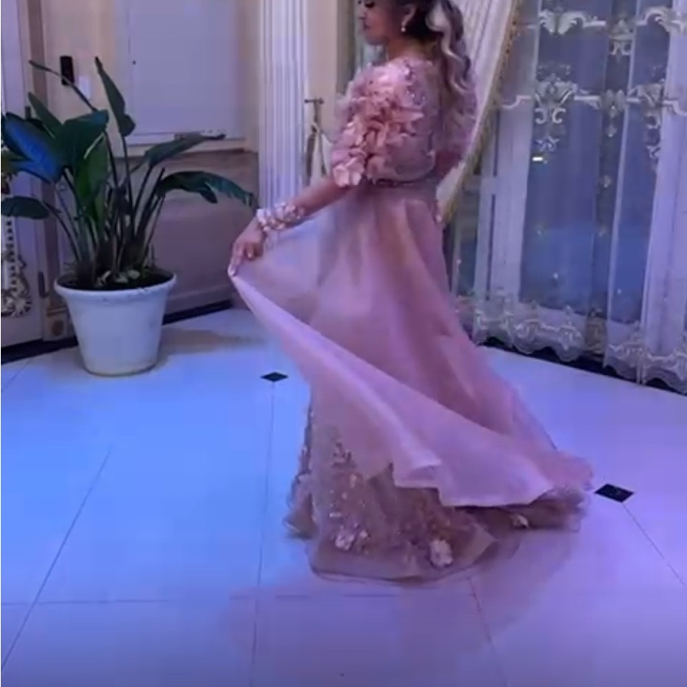 Elegant Floral Embellished Dress - Picture 7 of 14